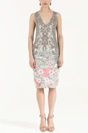 Beyaz Desenli v yaka triko elbise 28473