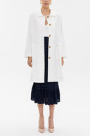 Beyaz Bol kesim yırtmaçlı kaban 30422