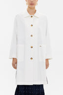 Beyaz Bol kesim yırtmaçlı kaban 30422