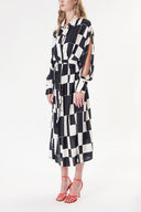 Siyah Beyaz Bol kesim gömlek elbise 94058