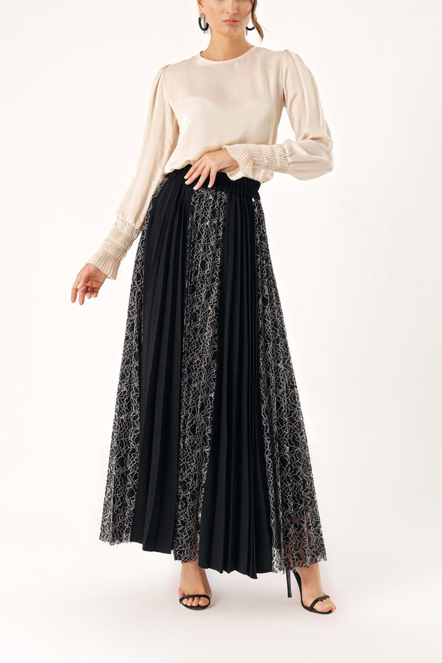 Black Pleated skirt with lace detail 81273
