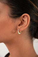 Altın Kavisli form detaylı 925 ayar gümüş küpe 134