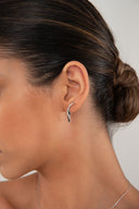 Gümüş Siyahlı ve kristal taş detaylı 925 ayar gümüş küpe 153