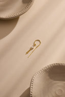 Altın Halka detaylı kristal taşlı sallantılı 925 ayar gümüş küpe 233