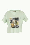 Yeşil Baskılı V yaka bluz 19583