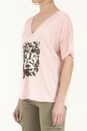 Pembe Krem Baskılı V yaka bluz 19583