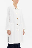 Beyaz Bol kesim yırtmaçlı kaban 30422