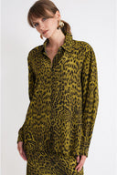 Leopar-Olive Yırtmaç detaylı bol kesim gömlek 10860