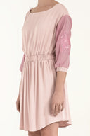Pembe Nakışlı beli lastikli viskon mini  elbise 92096