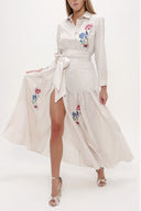 Bej Nakışlı bağcıklı büzgülü uzun elbise 92917