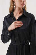 Siyah Sırtı bluzan detaylı bele oturan gömlek elbise 94178