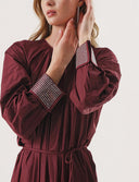 Bordo Pilise detaylı manşeti kristal taşlı bol kesim elbise 94310