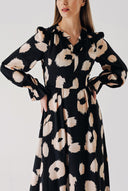 Siyah Somon Kolları ve yakası fırfır detaylı uzun elbise 94413