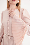 Bej Vücuda oturan plise detaylı uzun elbise 94704