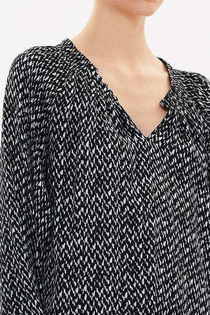 Patterned Pleated detail wide cut V-neck blouse 19716