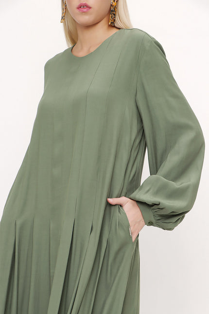 Green Wide cut oval neck dress 93430